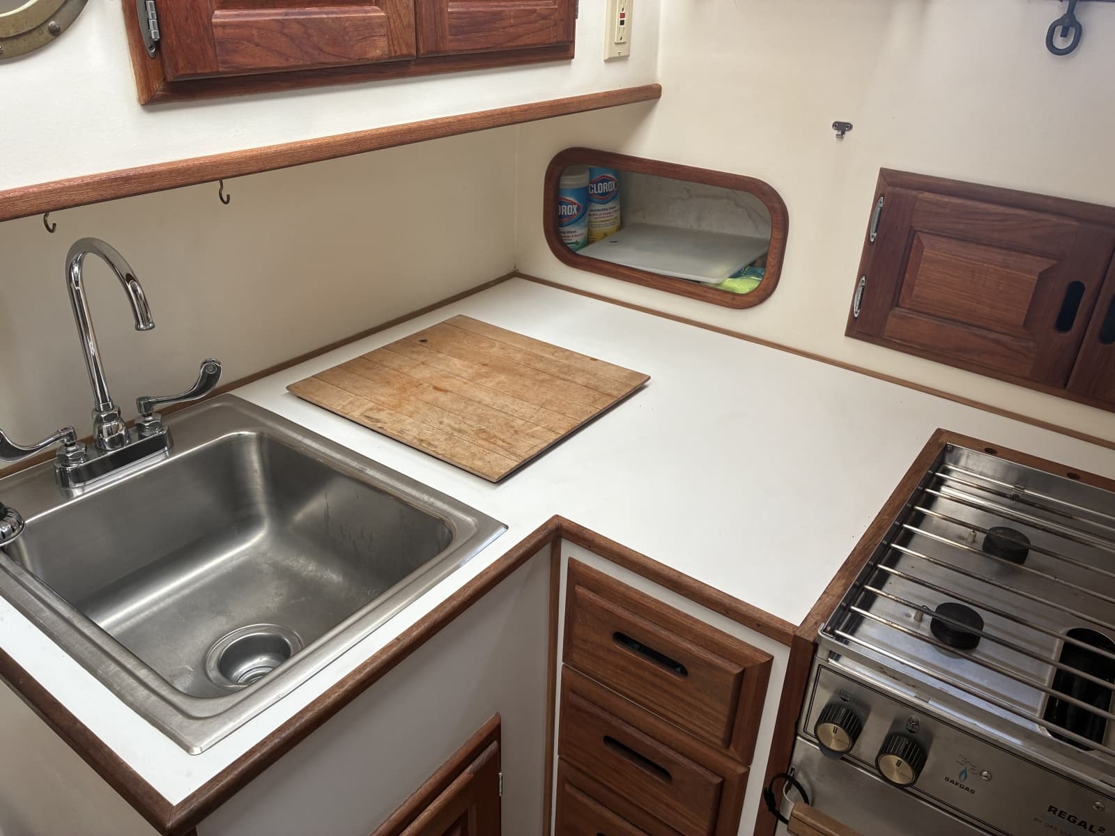 1989 Duffy 35 Flybridge - Galley