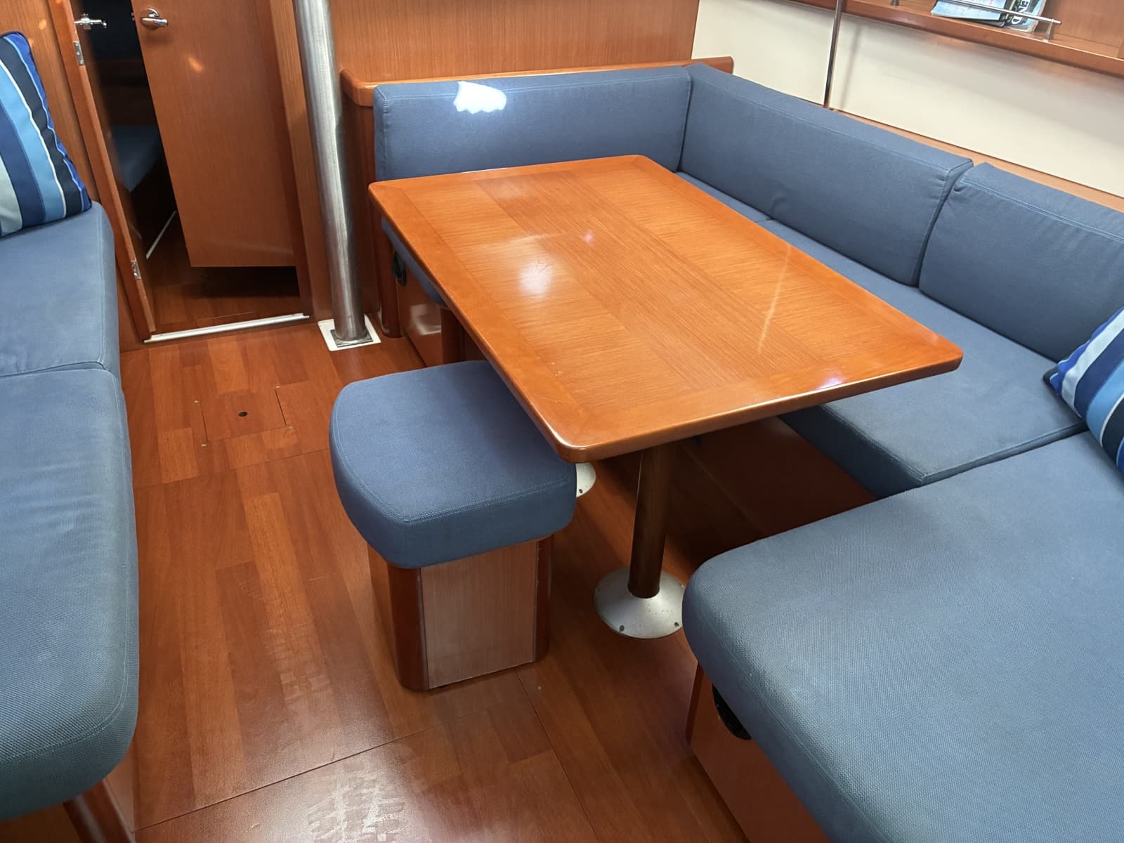 2008 Beneteau Oceanis 43 - 