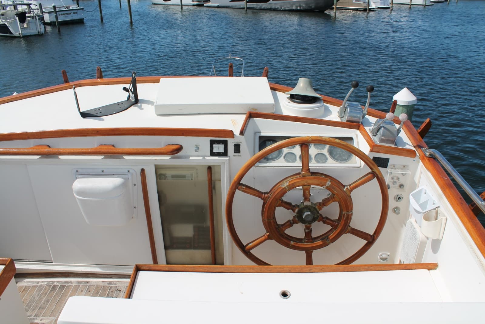 1987 Grand Banks 