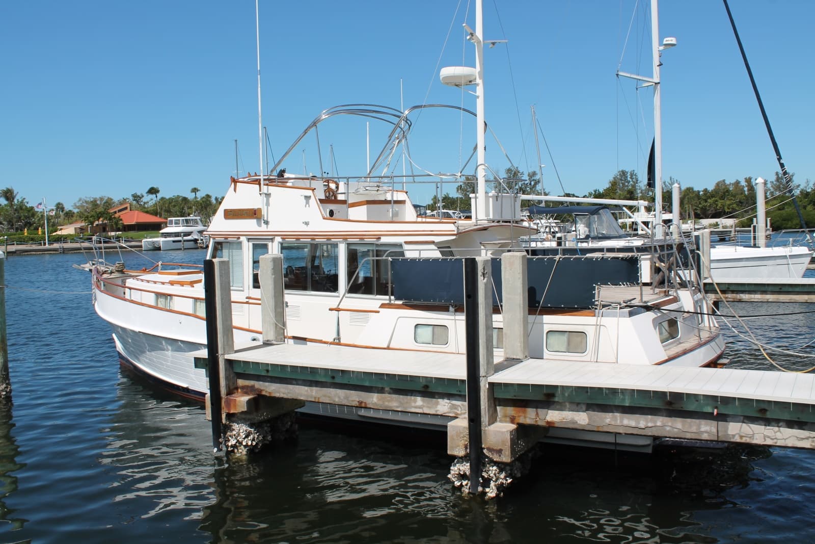 1987 Grand Banks 