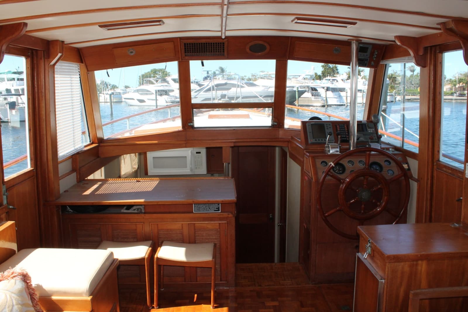 1987 Grand Banks 
