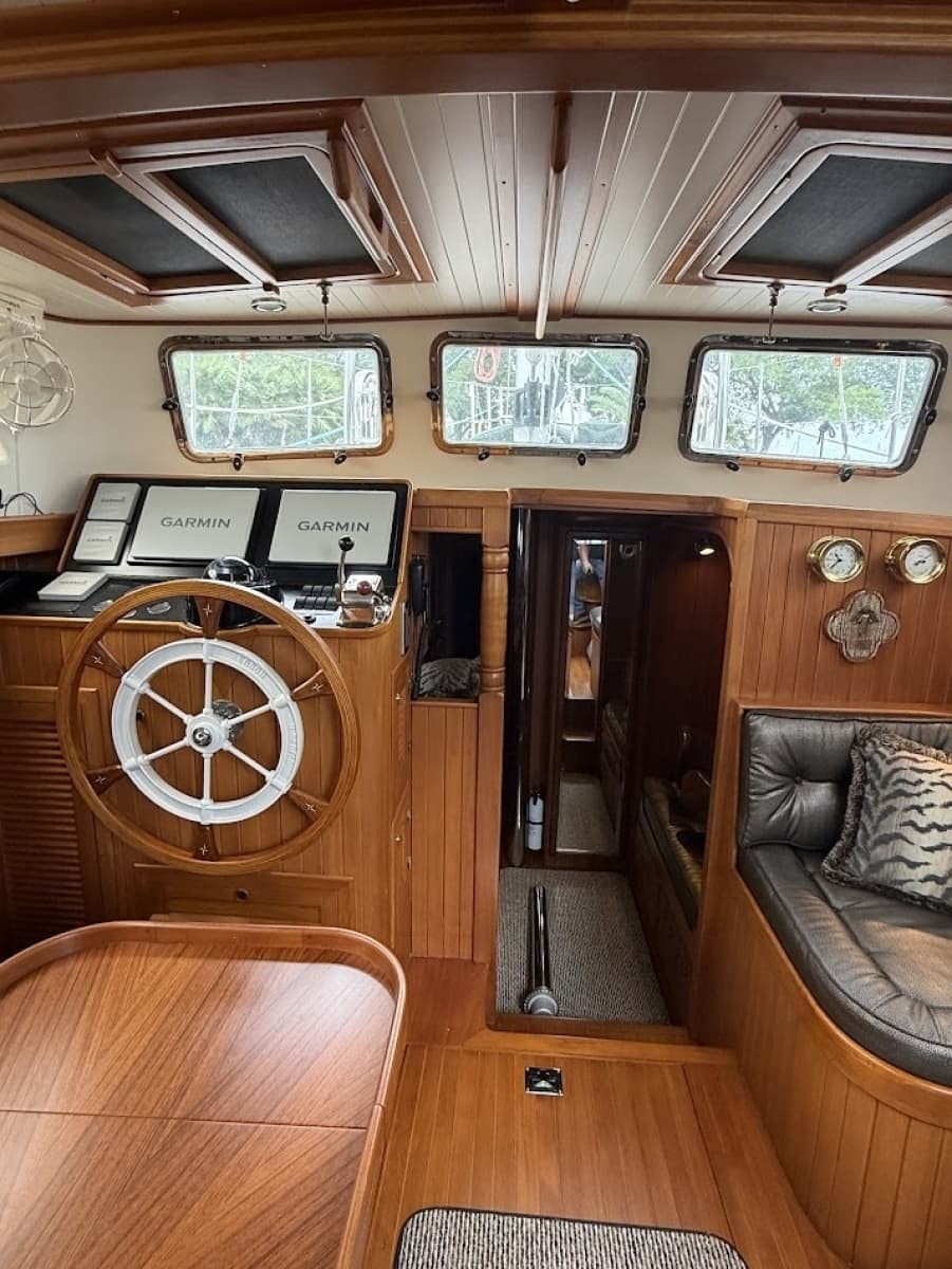 Full View Pilot Housee 