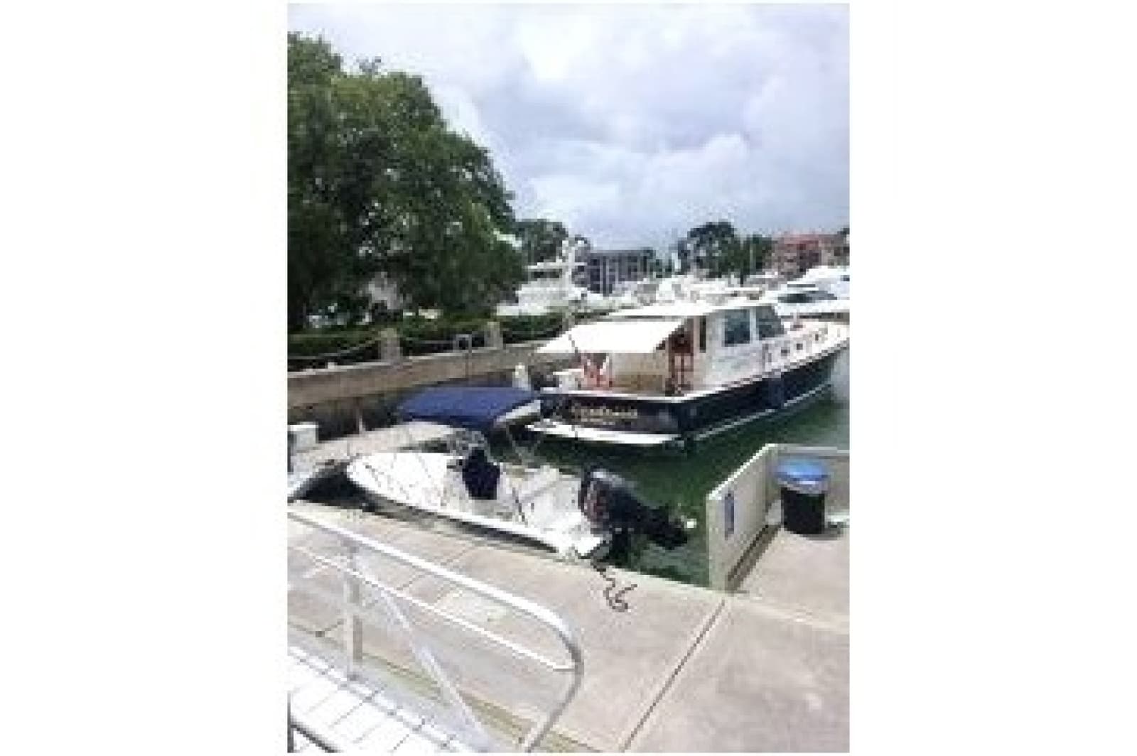 2001 Grand Banks 