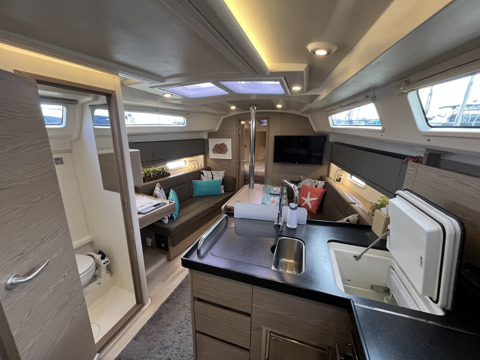 2021 Hanse 348