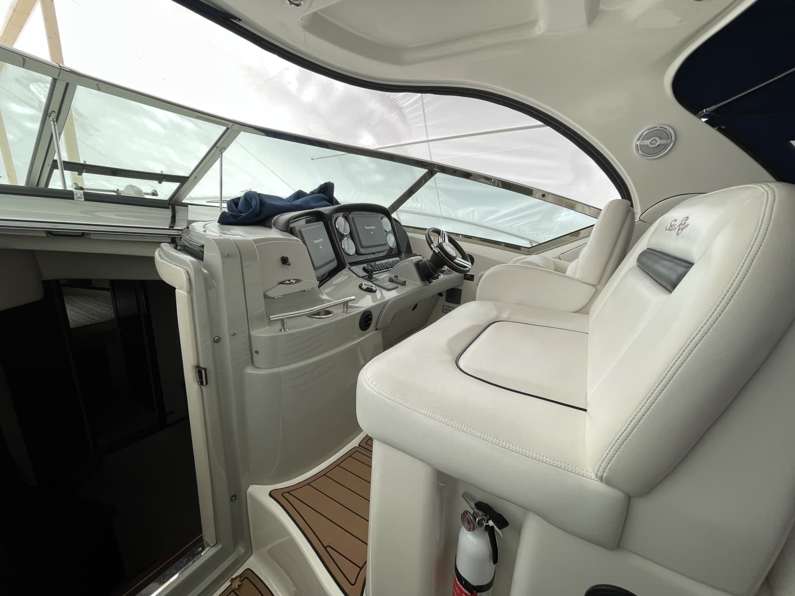 2010 Sea Ray 390 Sundancer