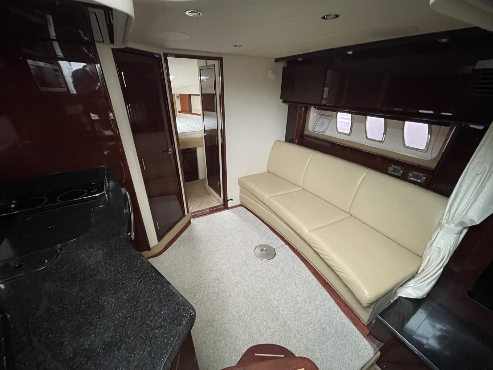 2010 Sea Ray 390 Sundancer