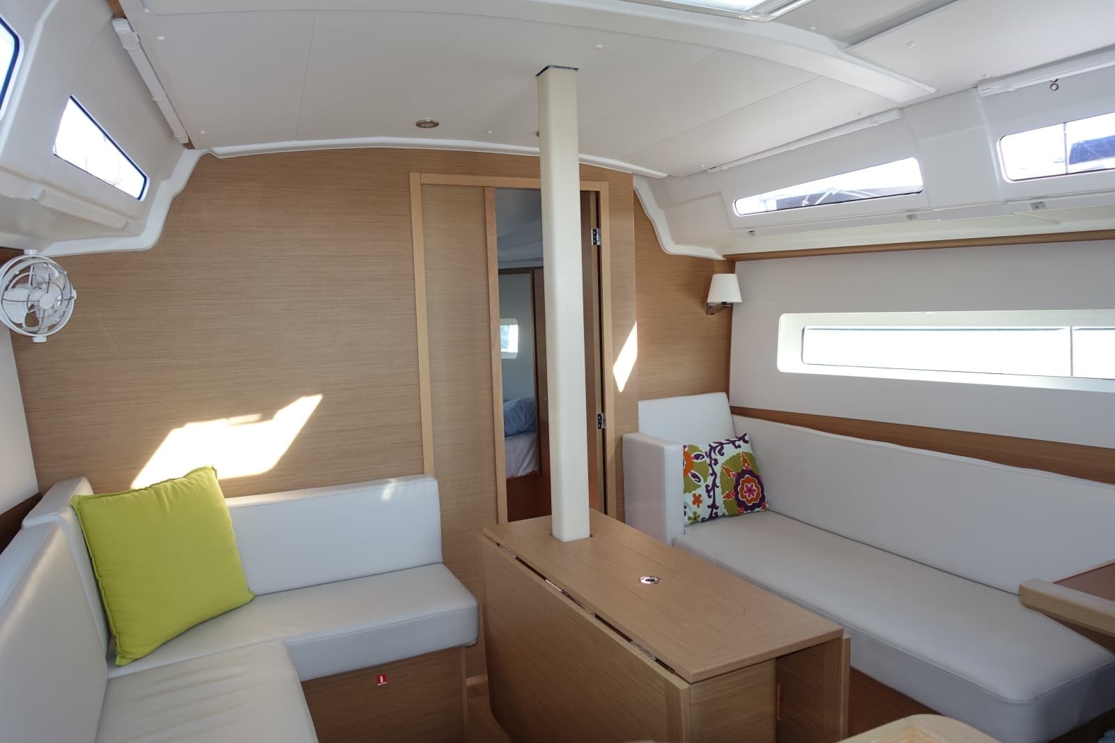 2023 Jeanneau 380 PERFORMANCE