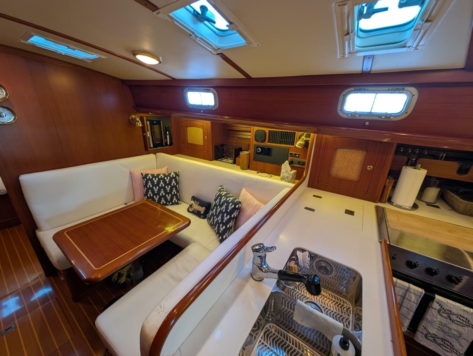 1998 Little Harbor Whisperjet 55