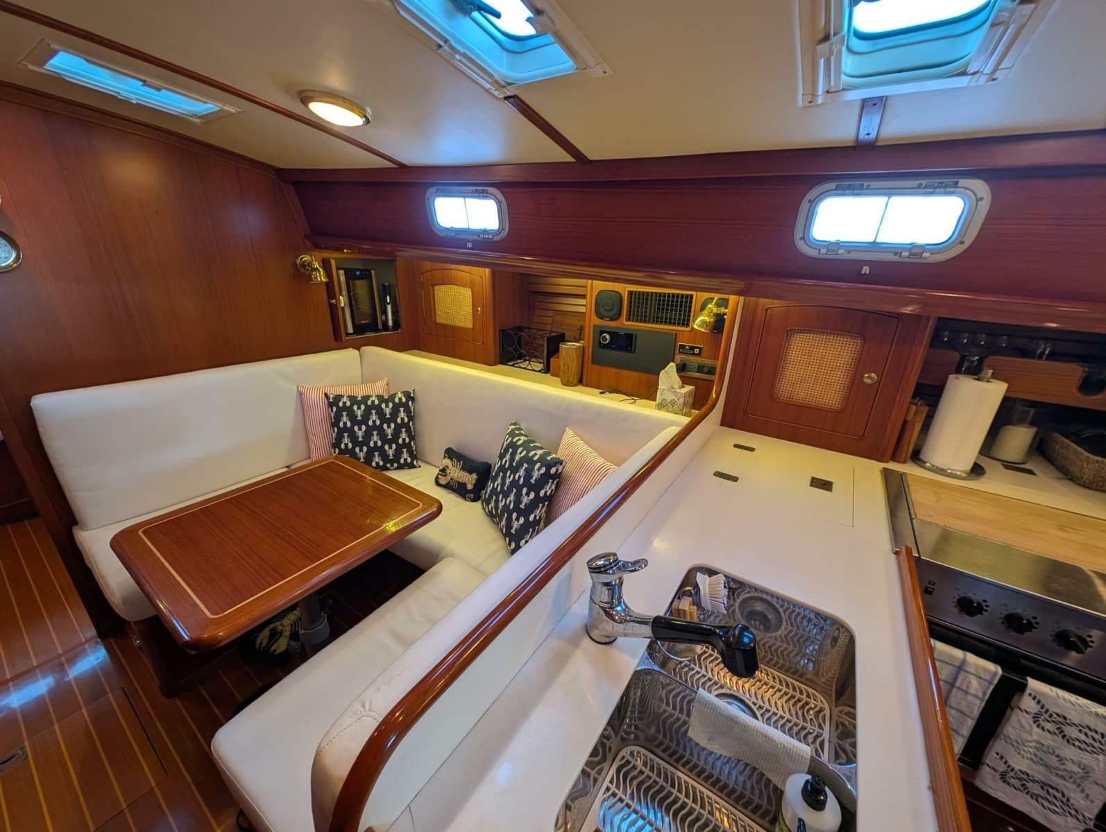 1998 Little Harbor Whisperjet 55