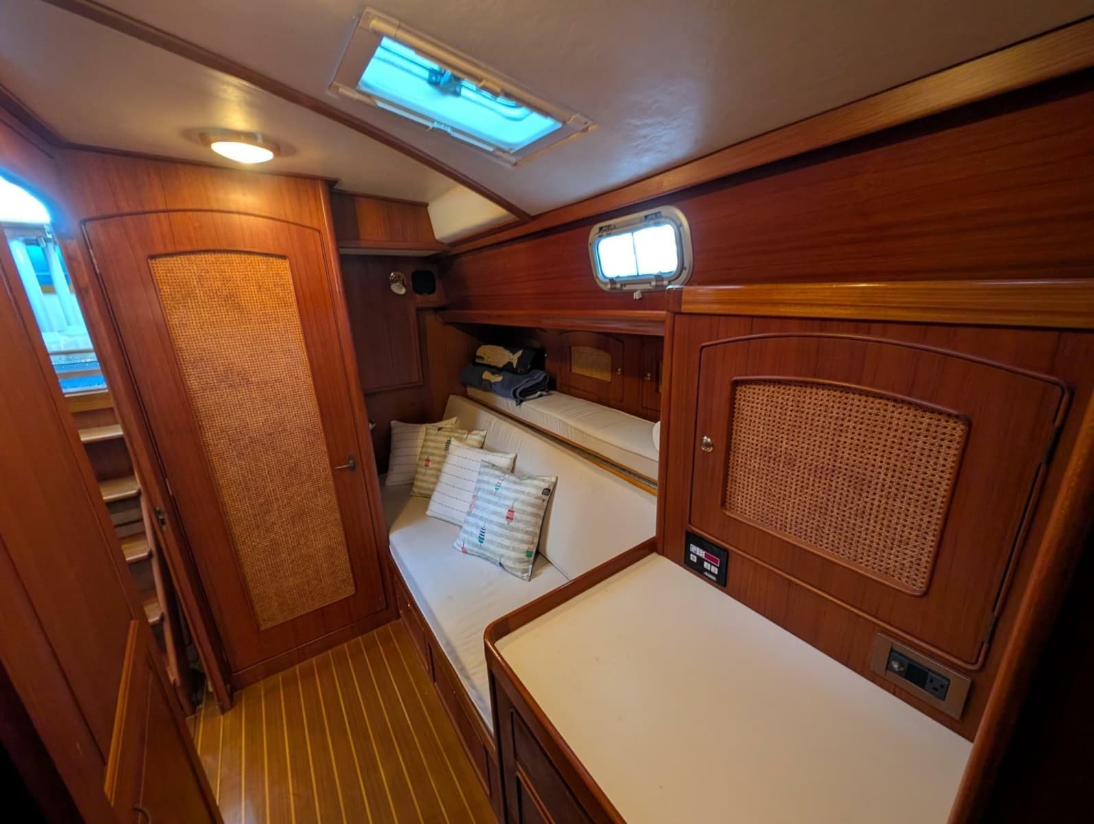 1998 Little Harbor Whisperjet 55