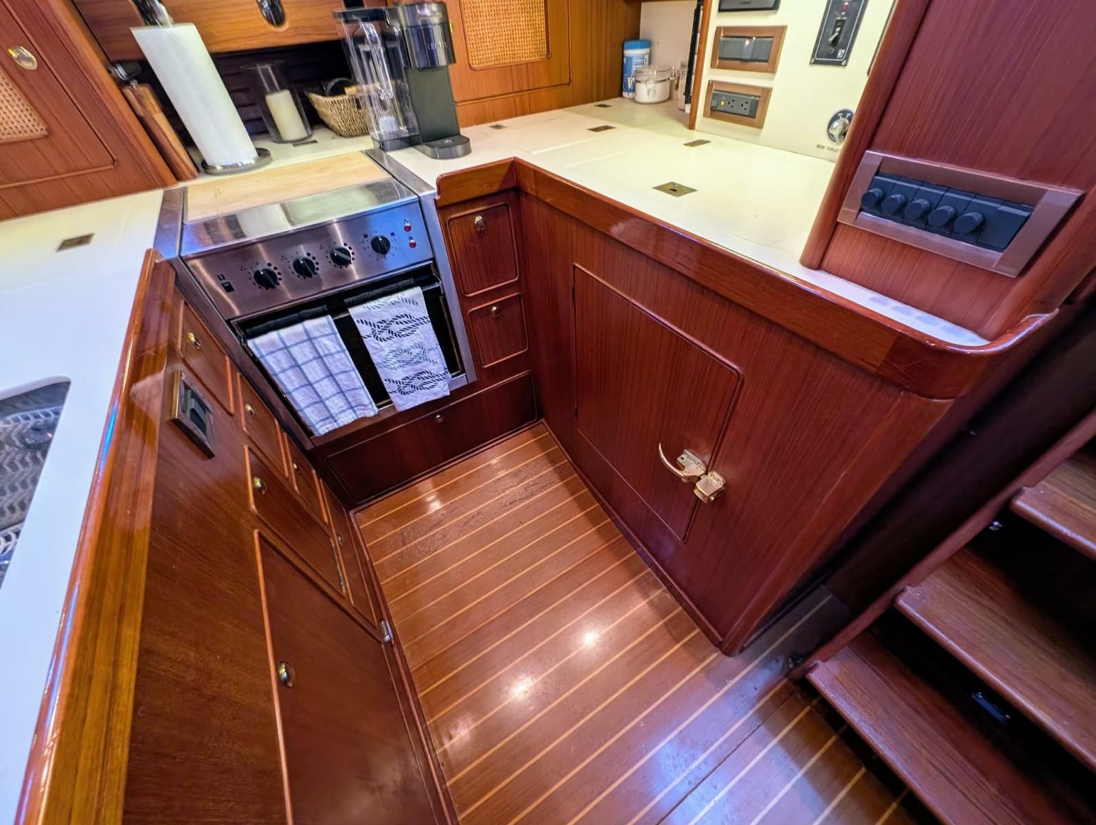 1998 Little Harbor Whisperjet 55