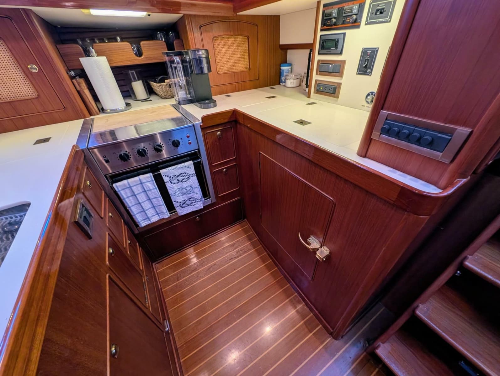 1998 Little Harbor Whisperjet 55