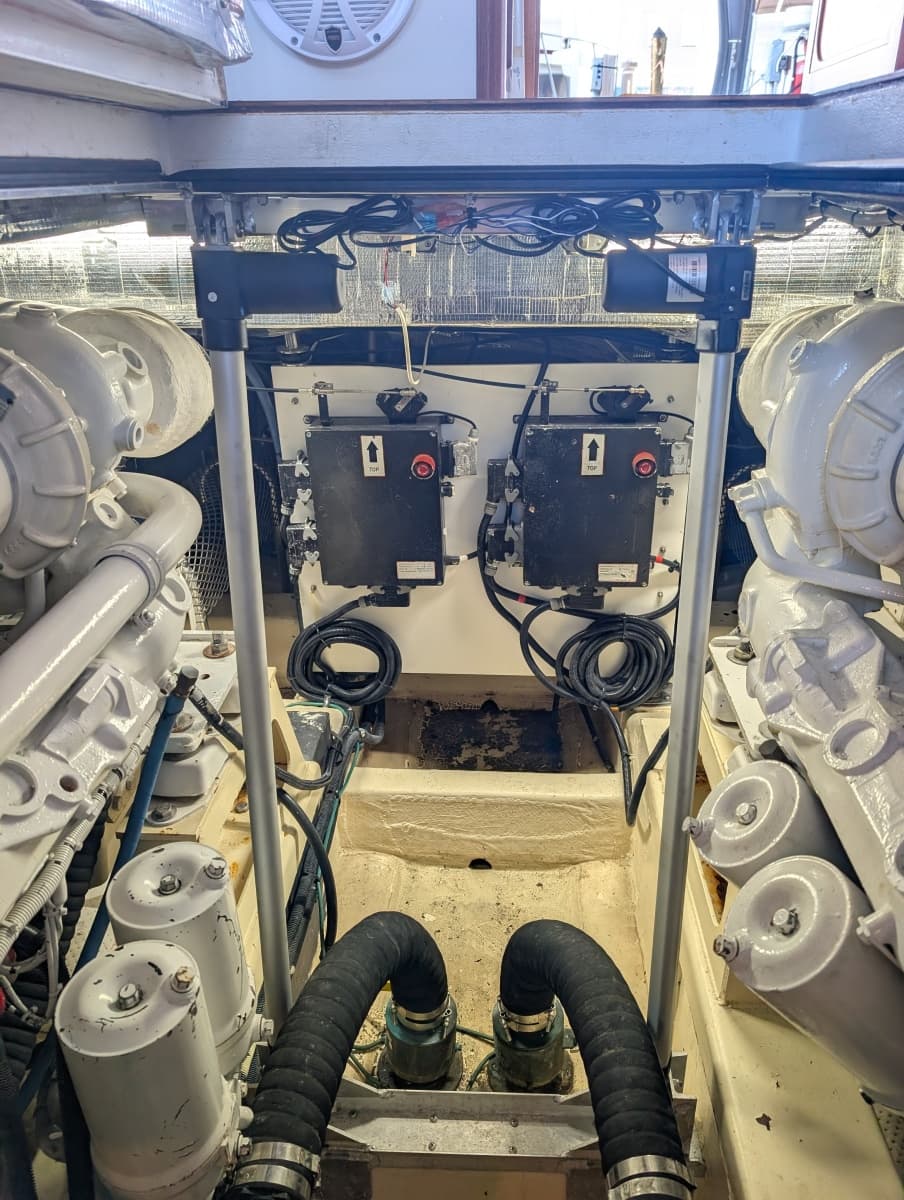 1998 Little Harbor Whisperjet 55