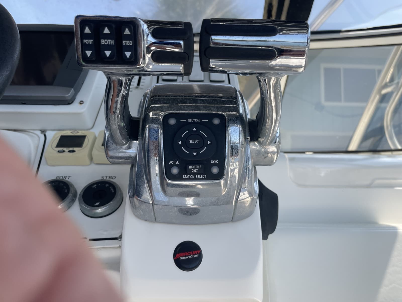 2006 Fountain 33SFC