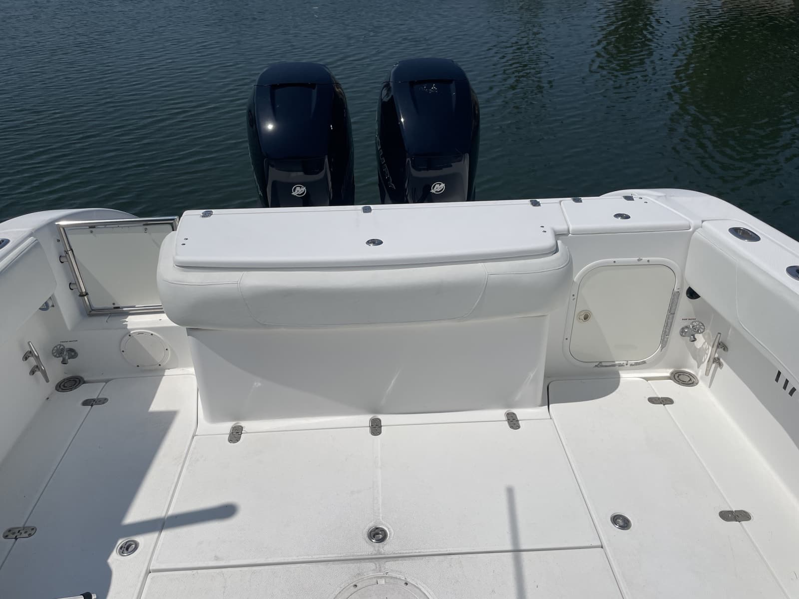 2006 Fountain 33SFC