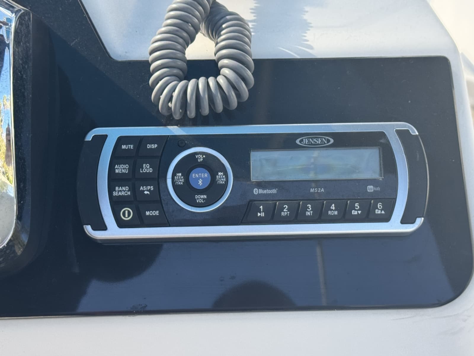 2005 Angler 204