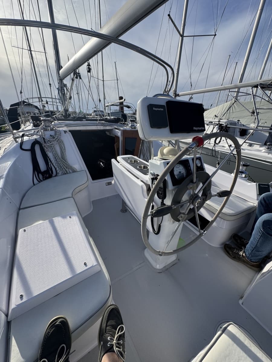 2019 Catalina 315