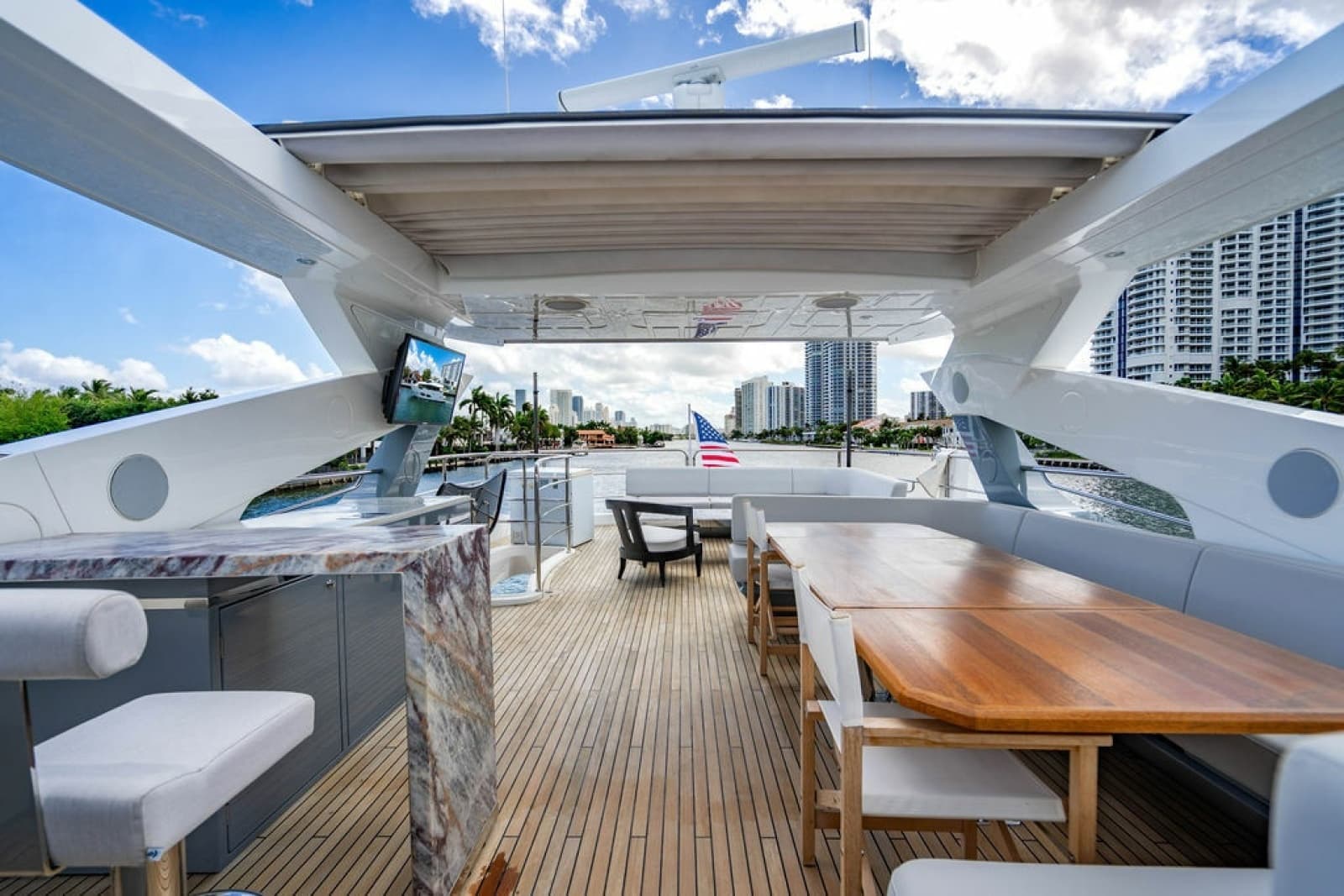 2019 Sunseeker 95 Motor Yacht