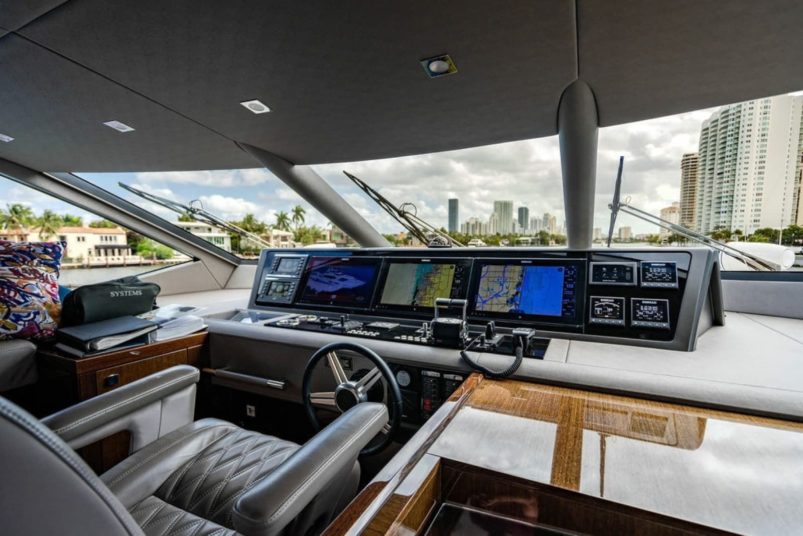 2019 Sunseeker 95 Motor Yacht