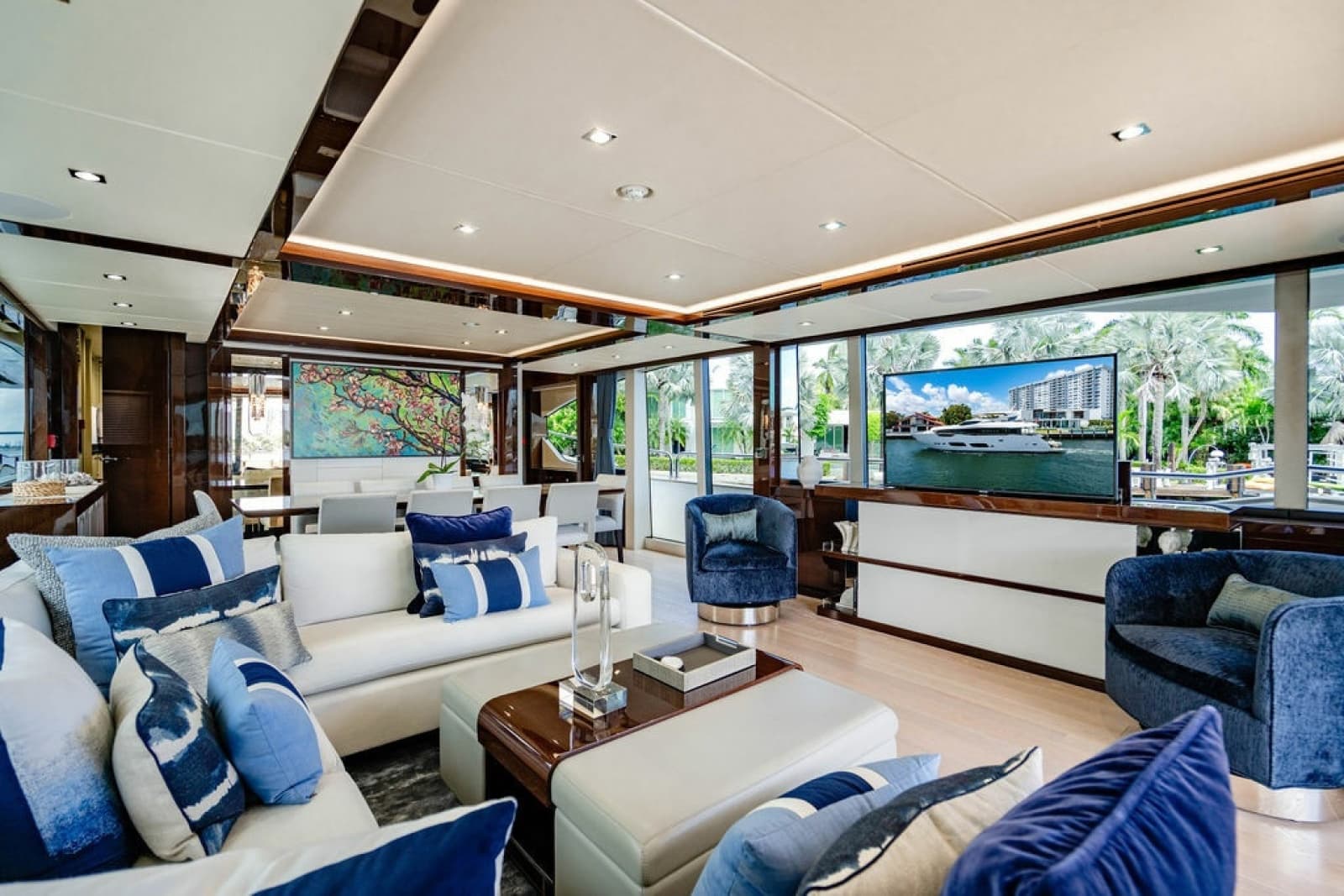 2019 Sunseeker 95 Motor Yacht