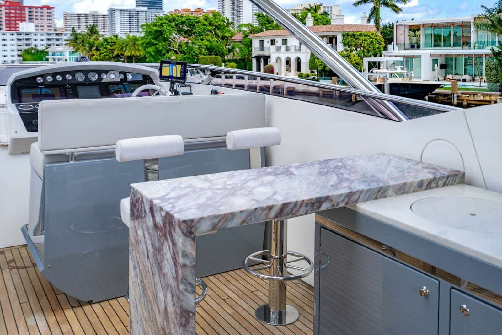 2019 Sunseeker 95 Motor Yacht