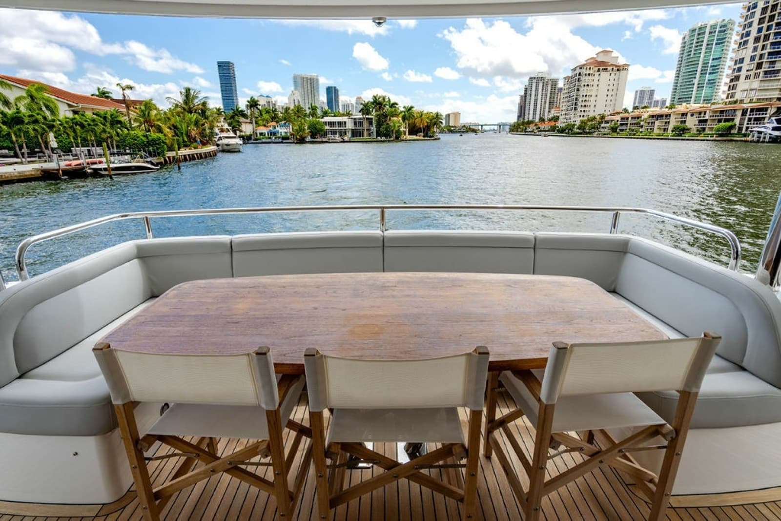 2019 Sunseeker 95 Motor Yacht