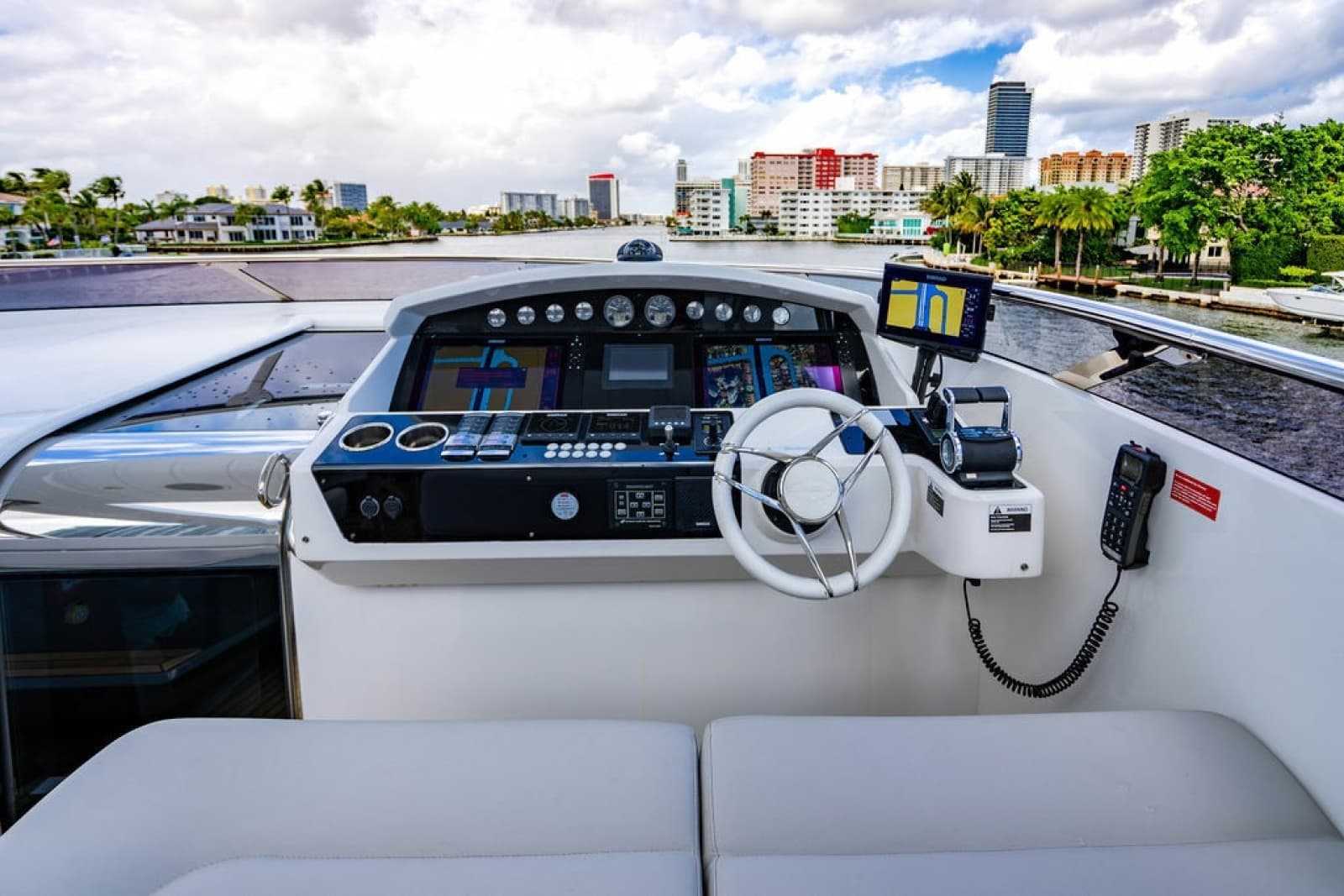 2019 Sunseeker 95 Motor Yacht