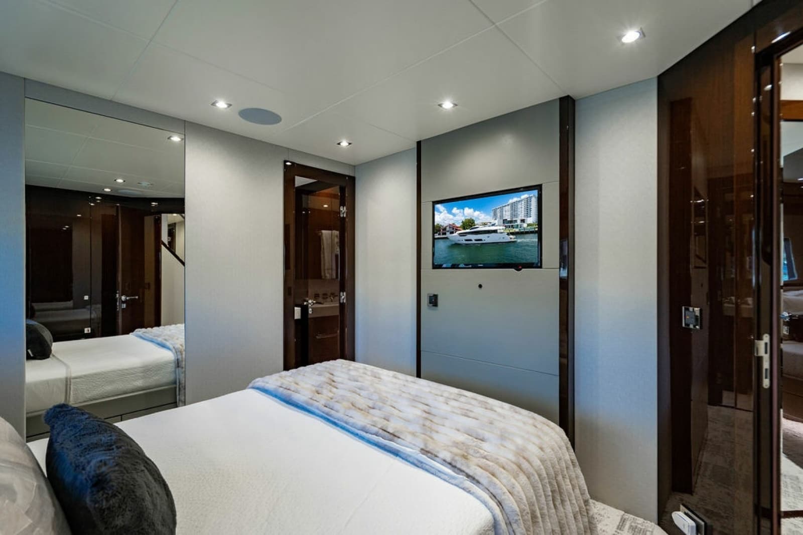 2019 Sunseeker 95 Motor Yacht