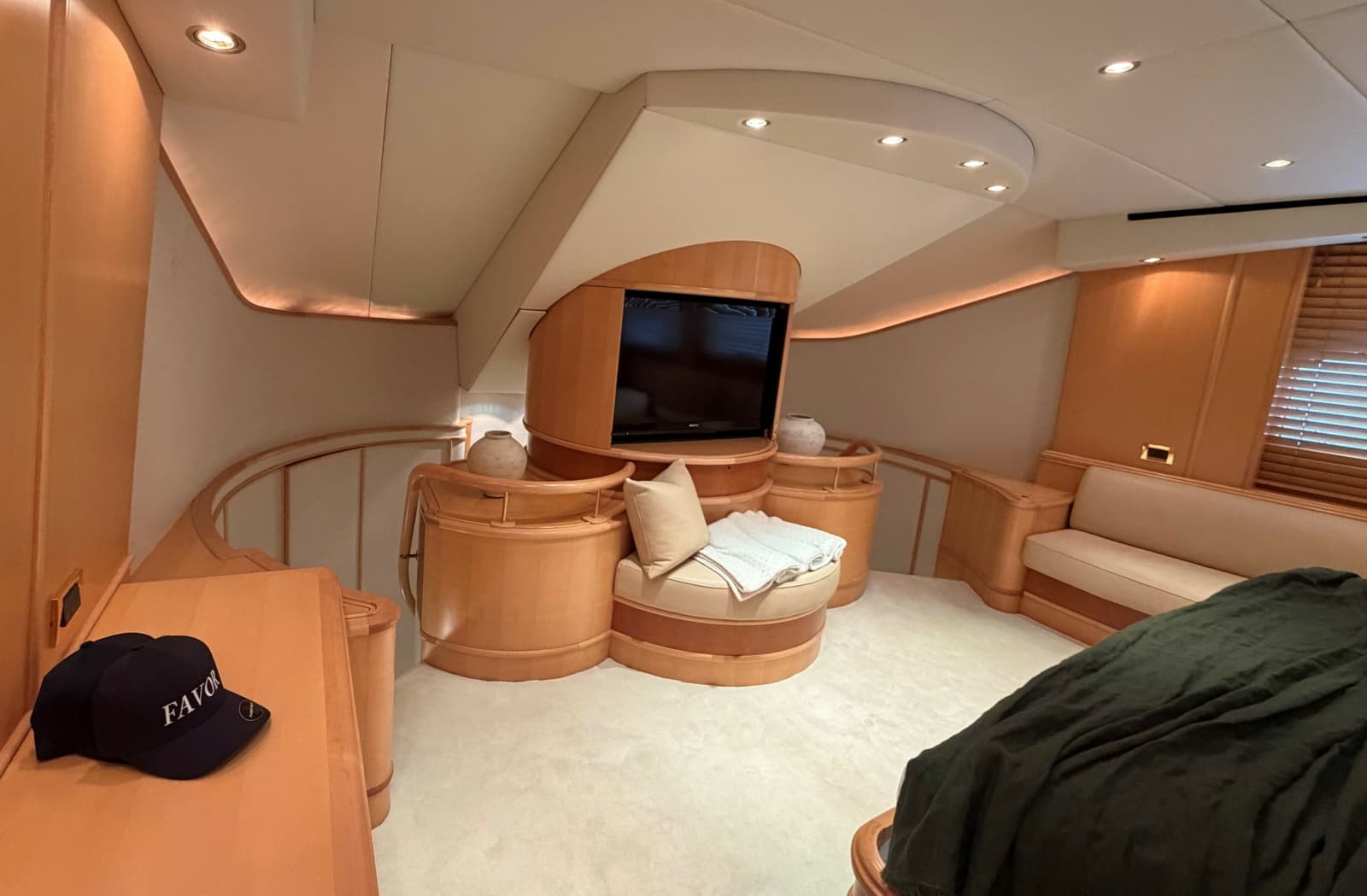 2001 Crescent 