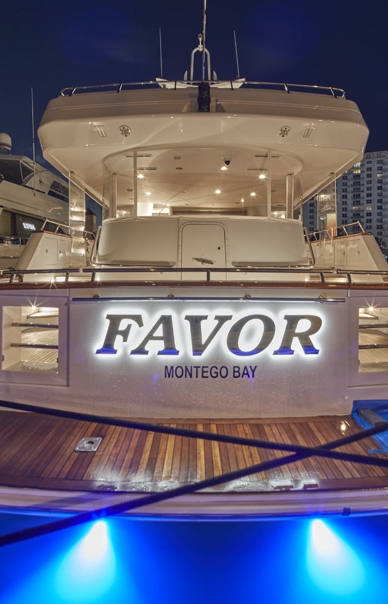 FAVOR 127' CRESCENT 2000/24