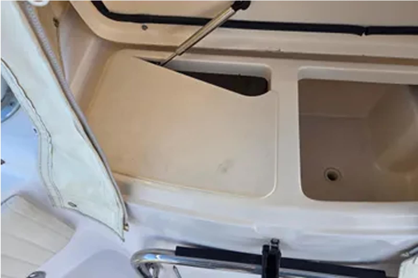 2004 Grady-White Express 330