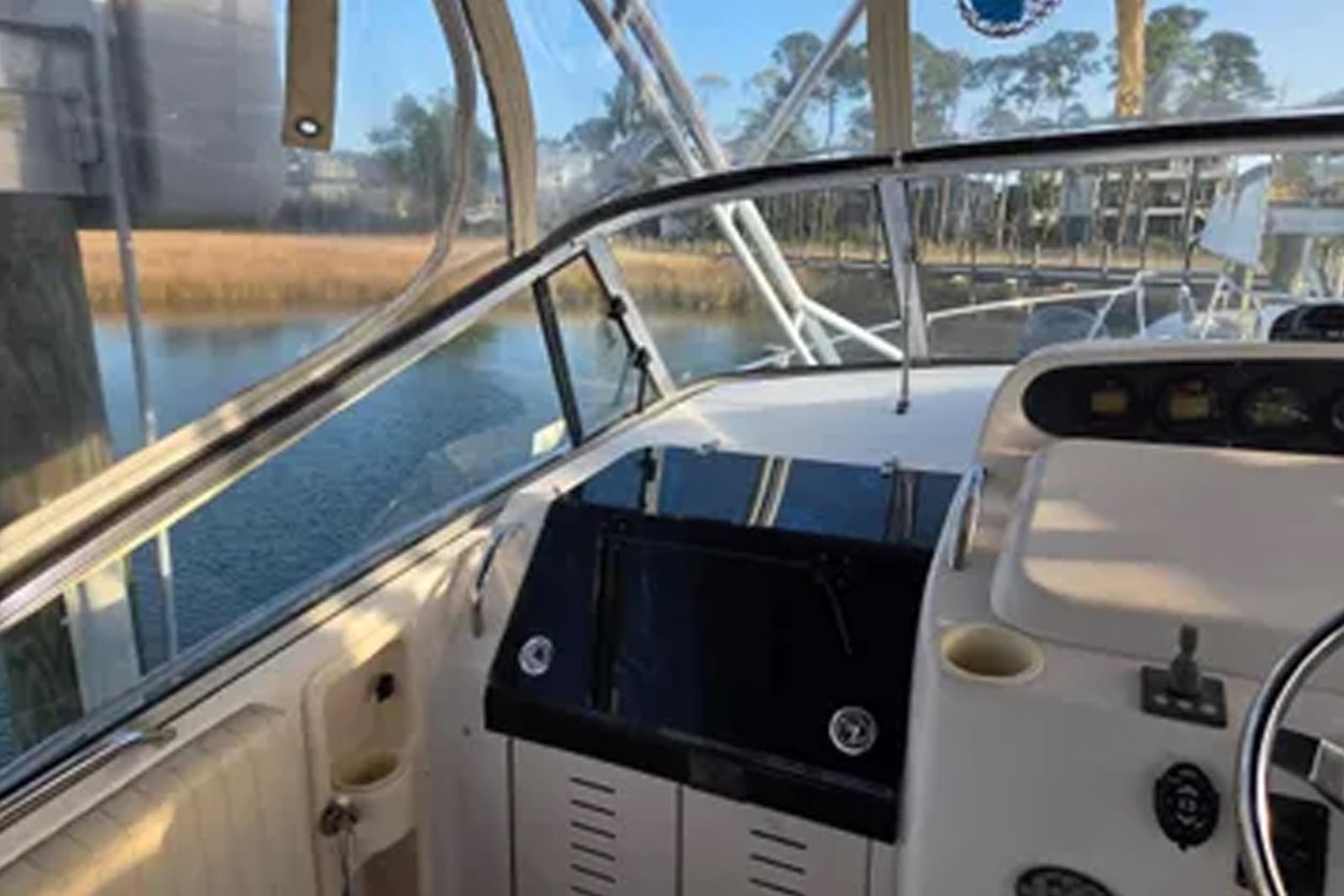 2004 Grady-White Express 330