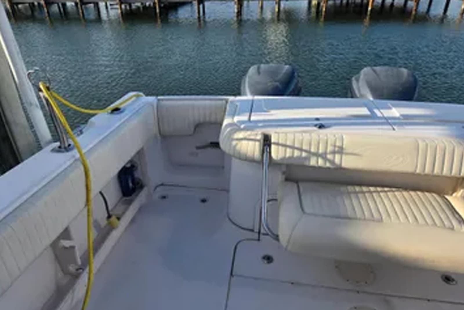 2004 Grady-White Express 330