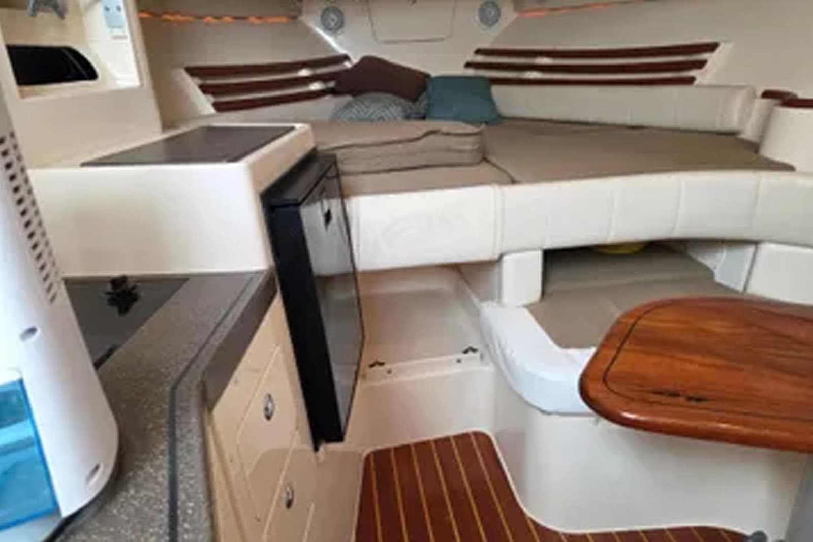 2004 Grady-White Express 330