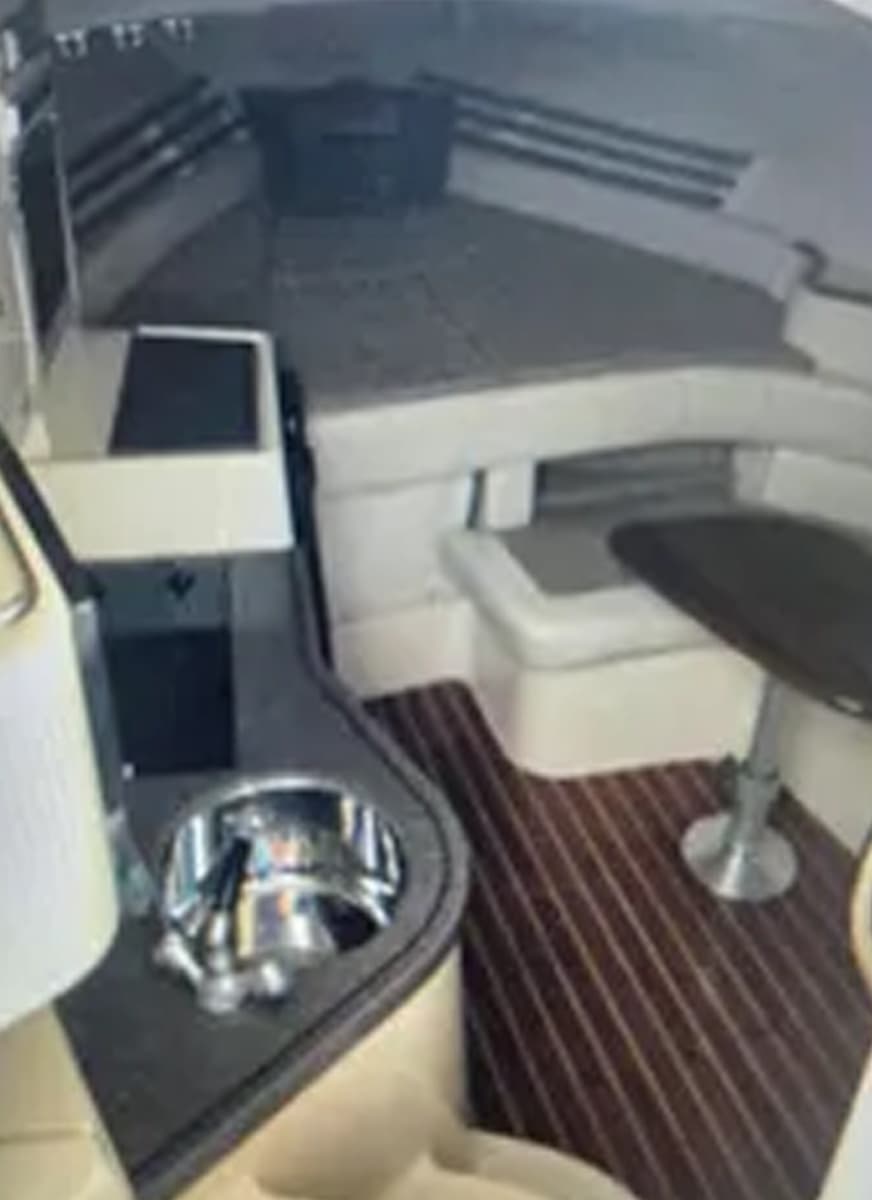 2004 Grady-White Express 330