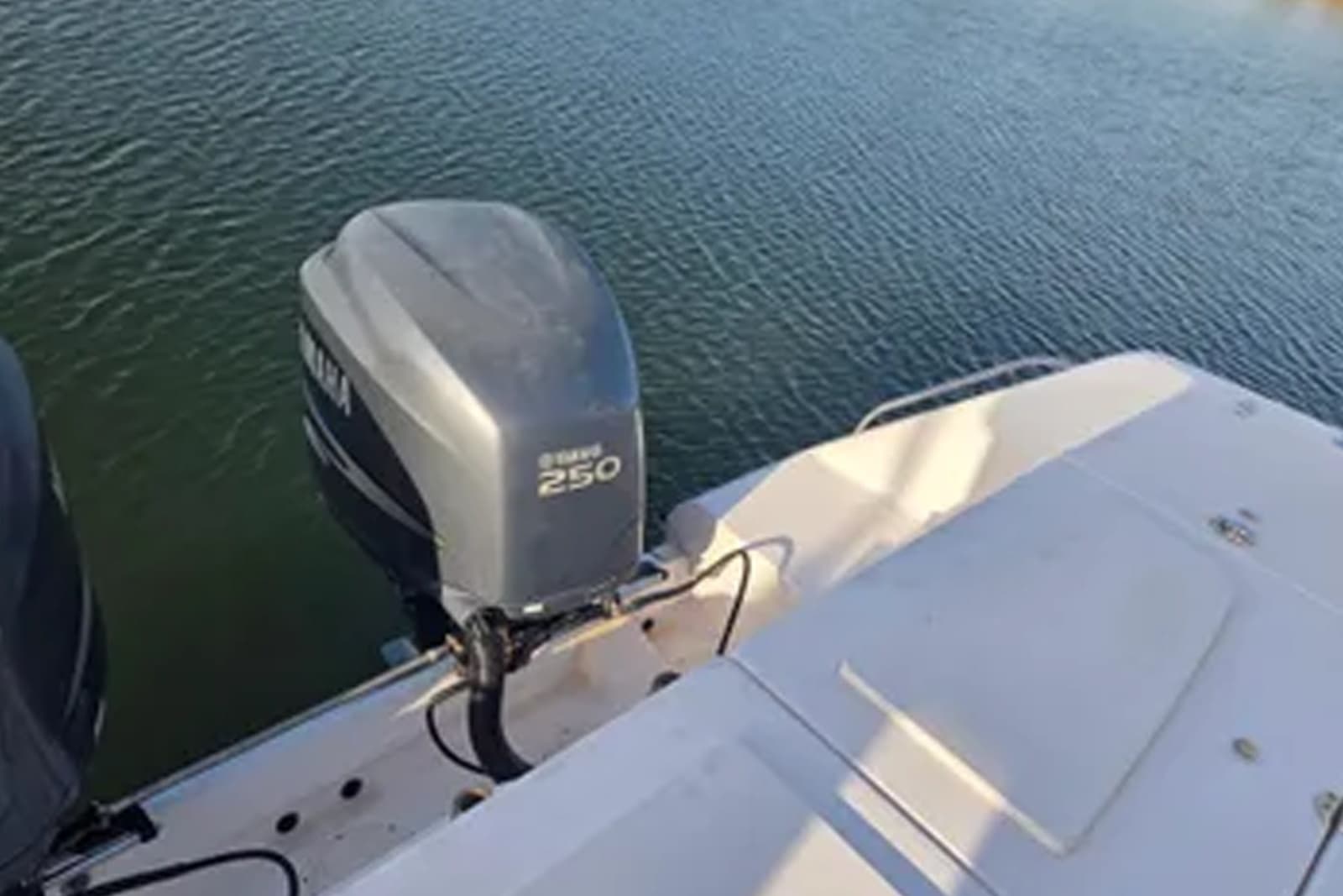 2004 Grady-White Express 330