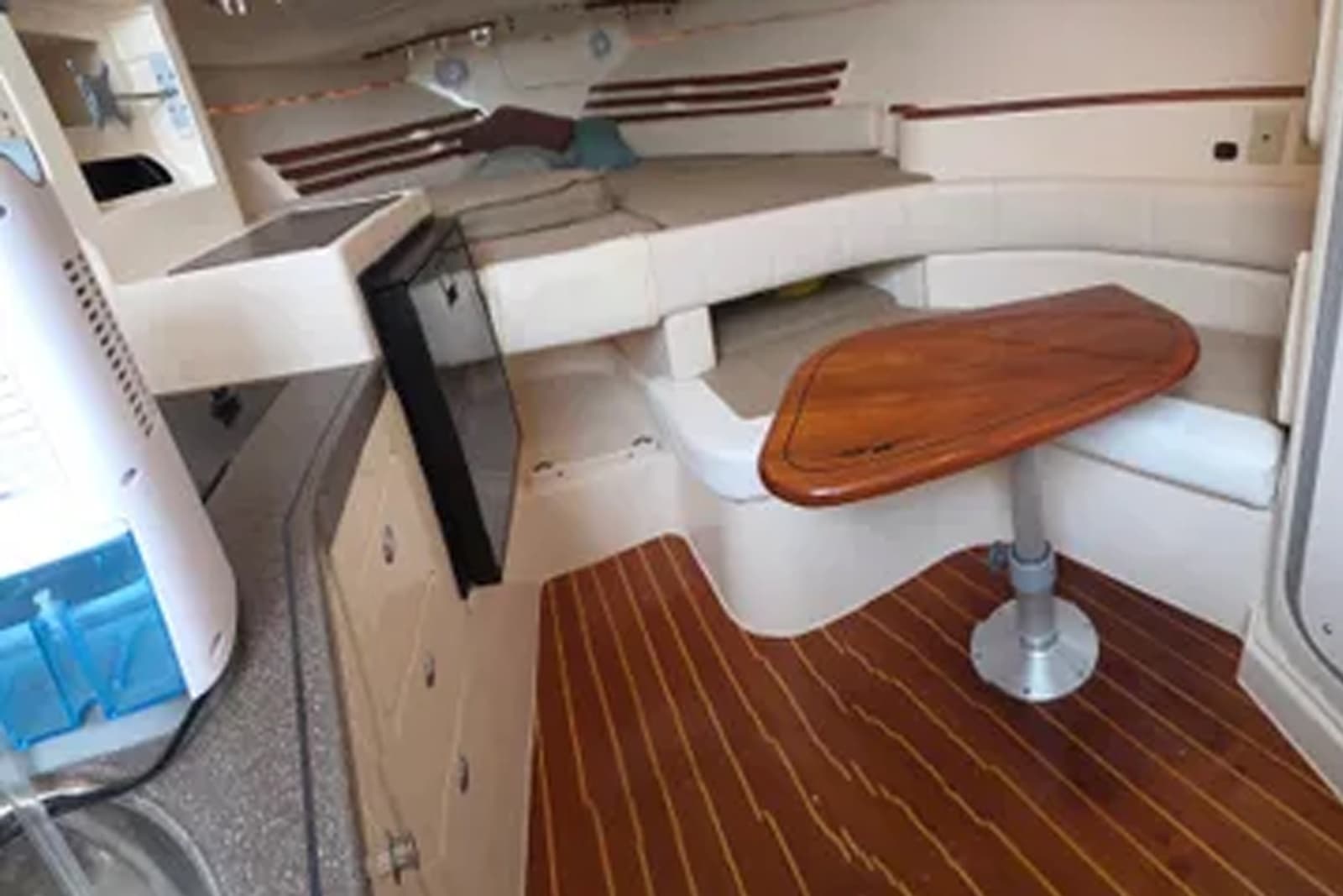 2004 Grady-White Express 330