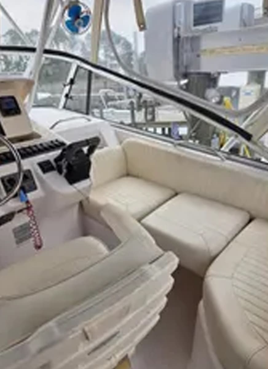 2004 Grady-White Express 330