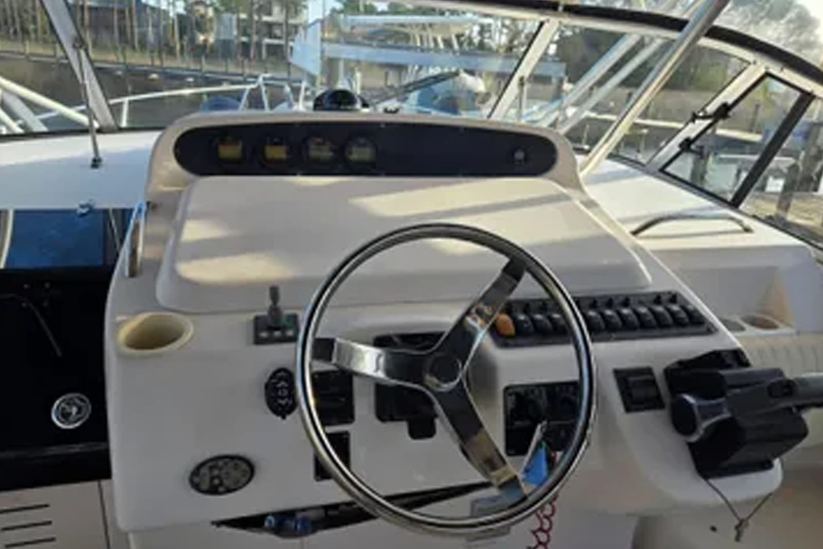 2004 Grady-White Express 330