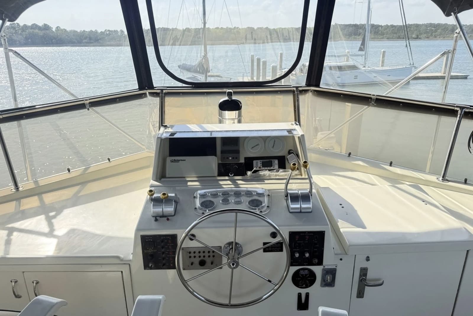 1987 Hatteras Motor Yacht