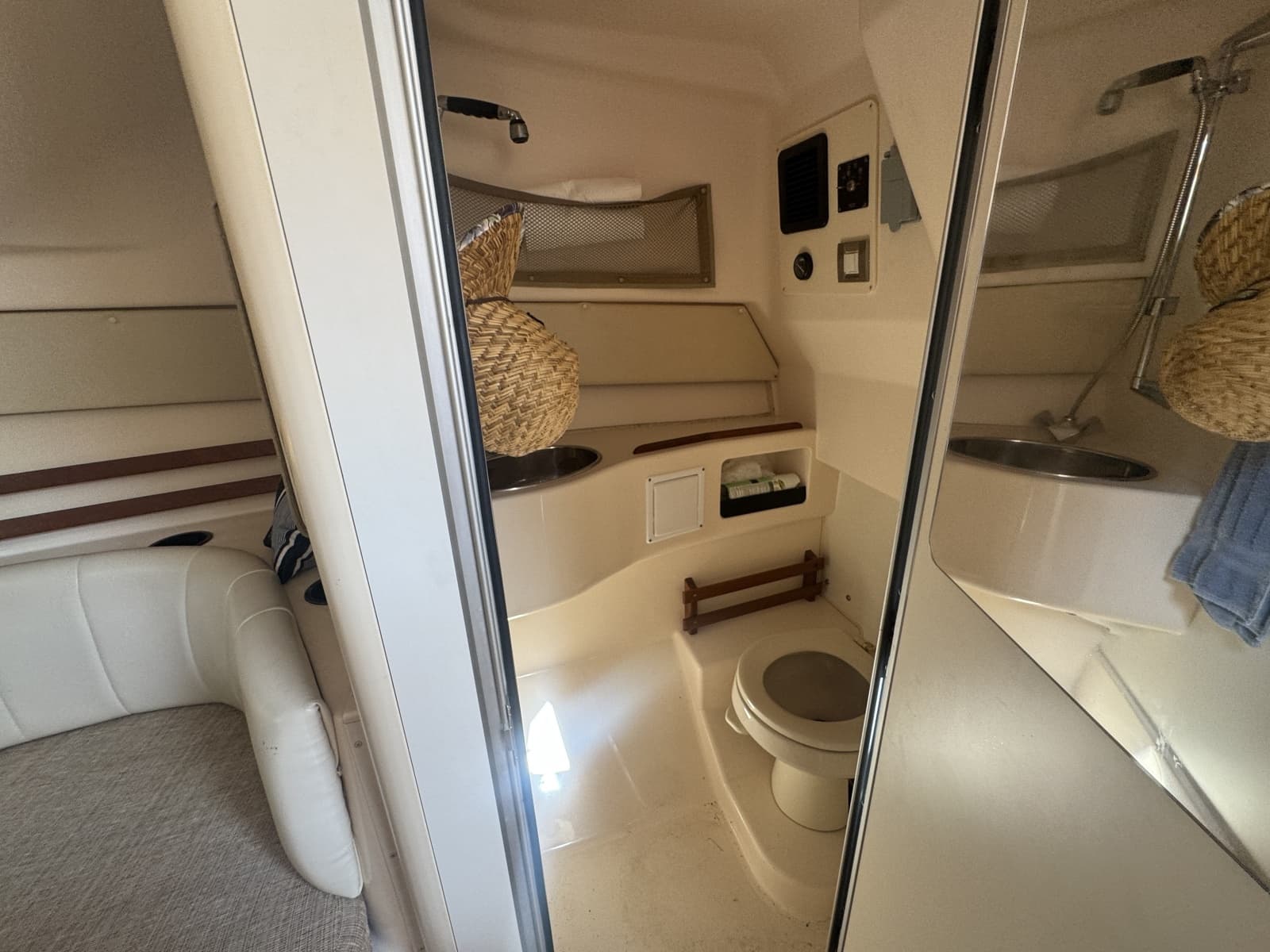 2007 Grady-White 305 Express