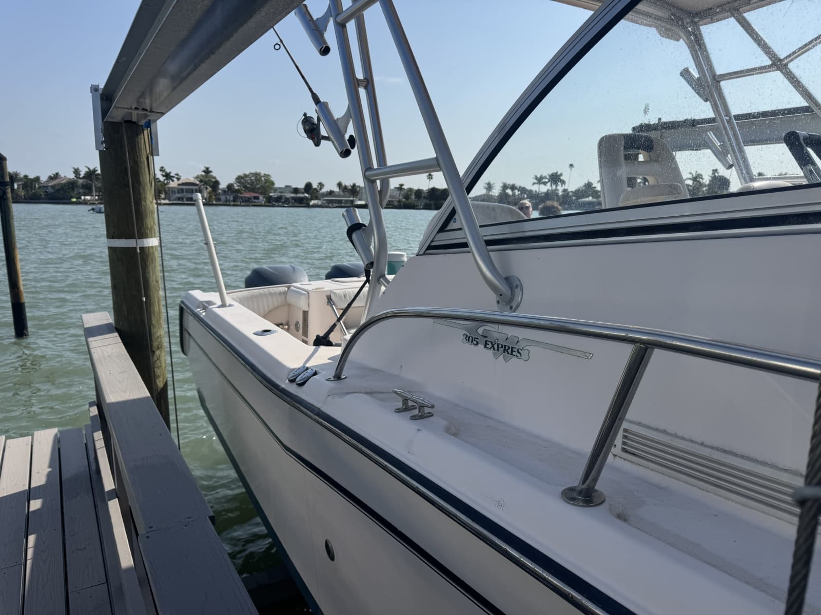 2007 Grady-White 305 Express