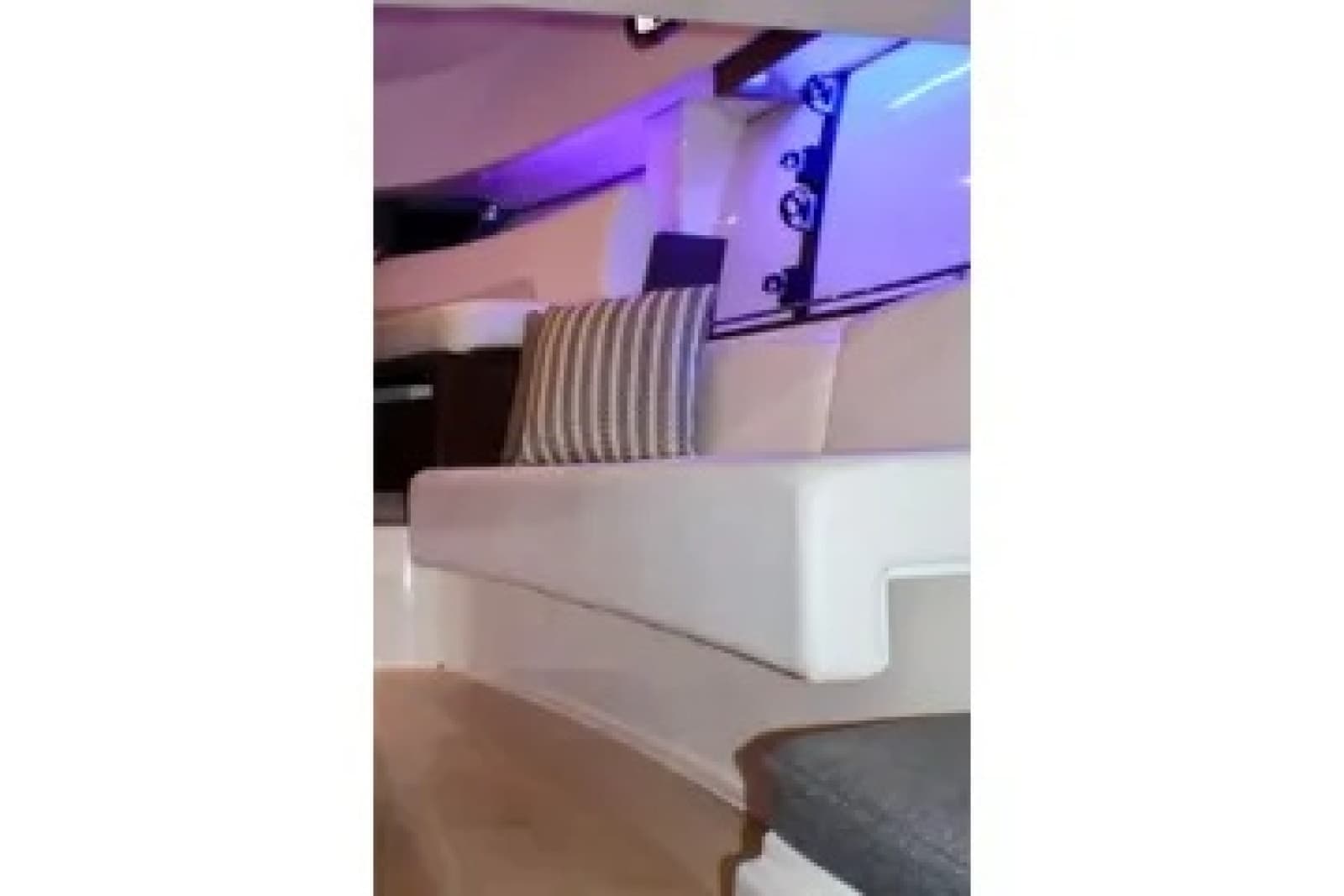 2020 Boston Whaler Conquest