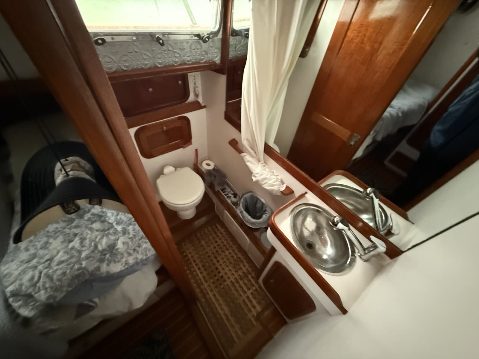 1996 Legacy Yachts 40 Flybridge