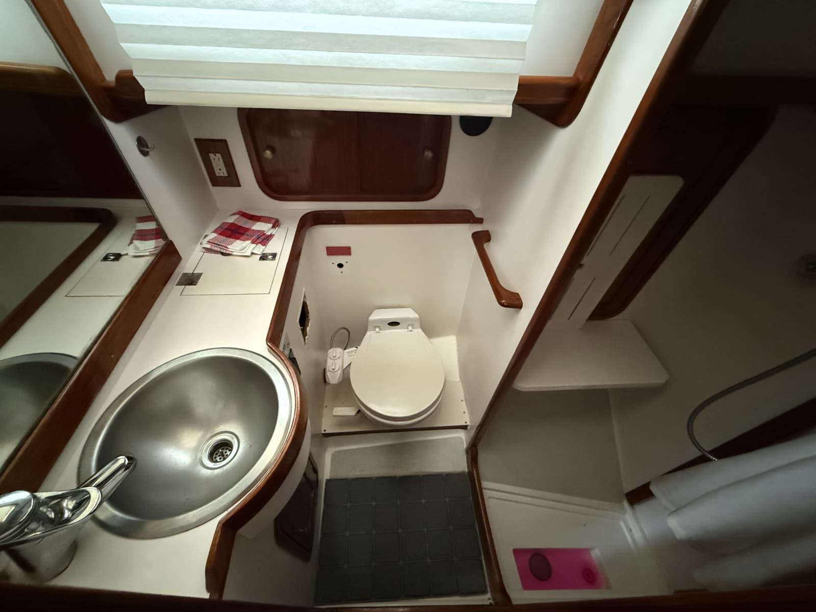 1996 Legacy Yachts 40 Flybridge