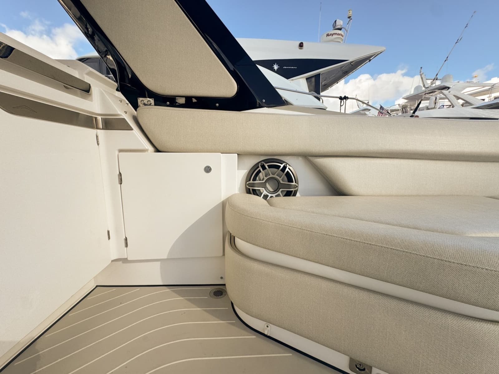 2023 Azimut Verve 47