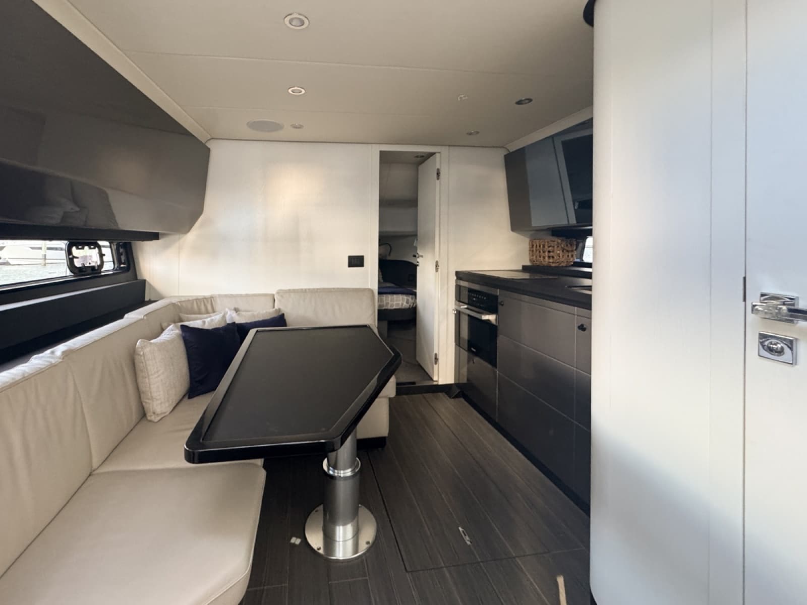 2023 Azimut Verve 47