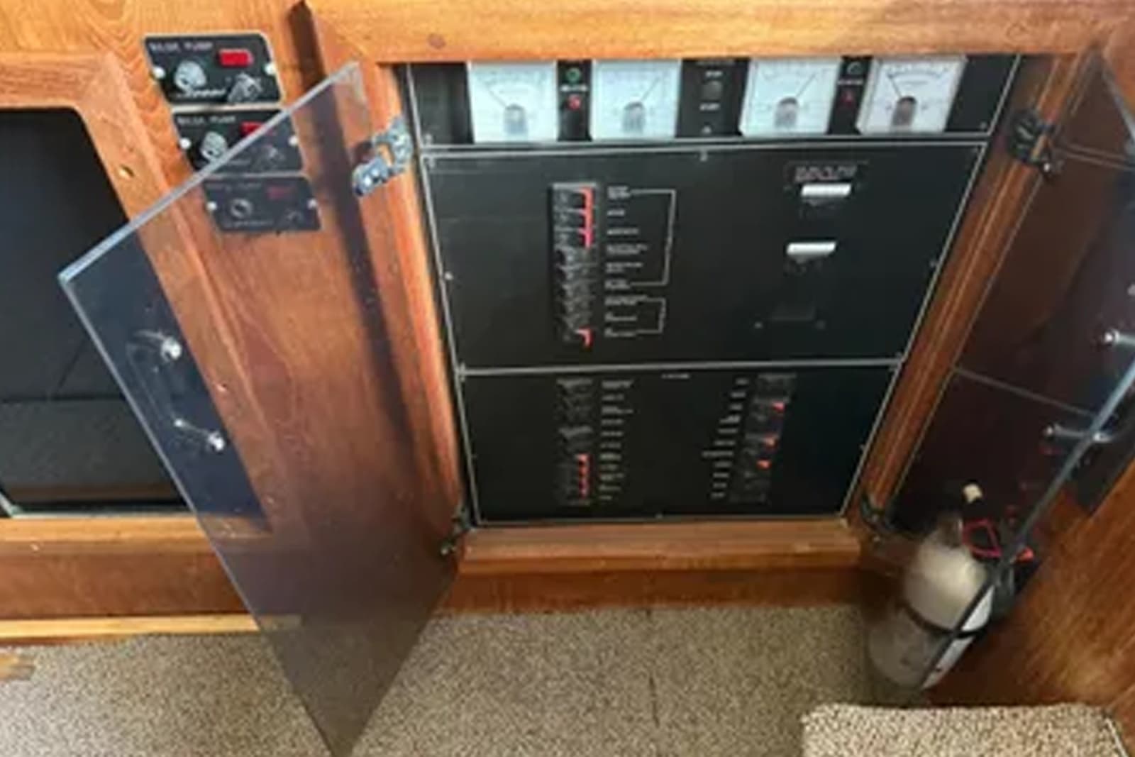 1994 Carver 300