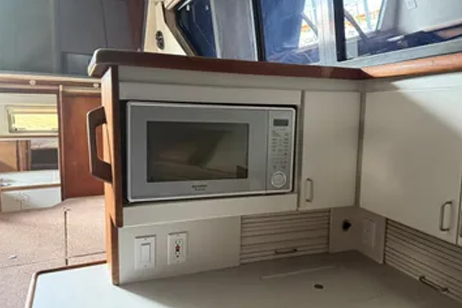 1994 Carver 300