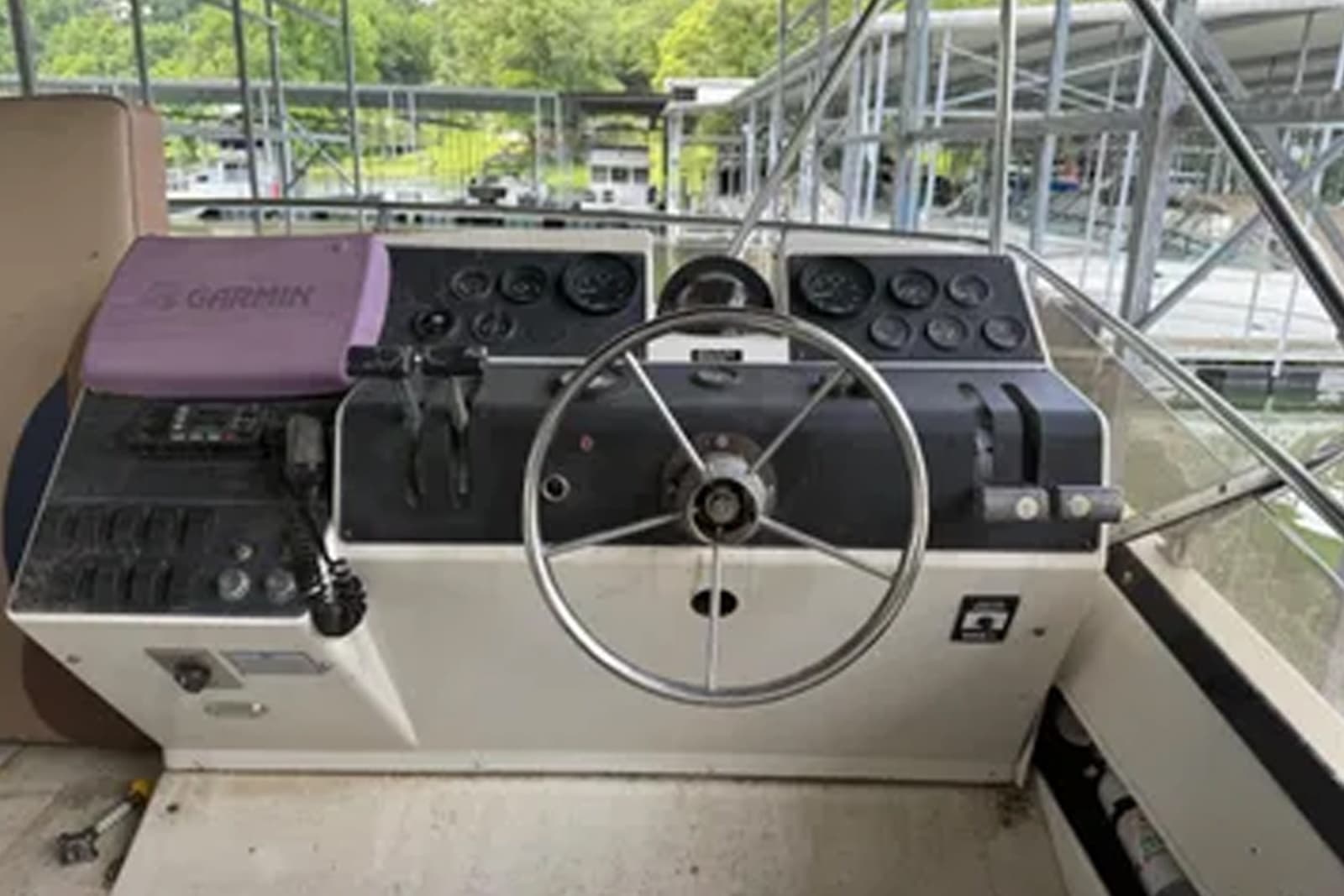 1994 Carver 300